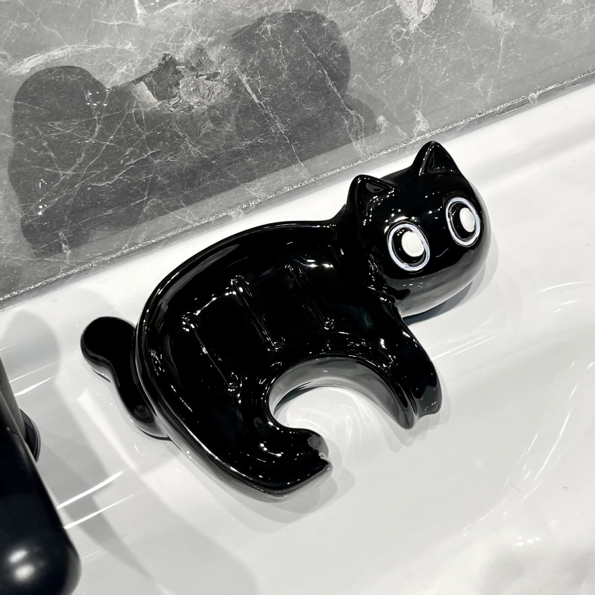 Porte savon céramique - chat noir rêveur